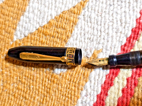 BERWICK DURAPLATE 14KT GOLDFEDER ROT & SCHWARZ MARMORIERT Messingrand Füllfederhalter - Bild 7 von 13