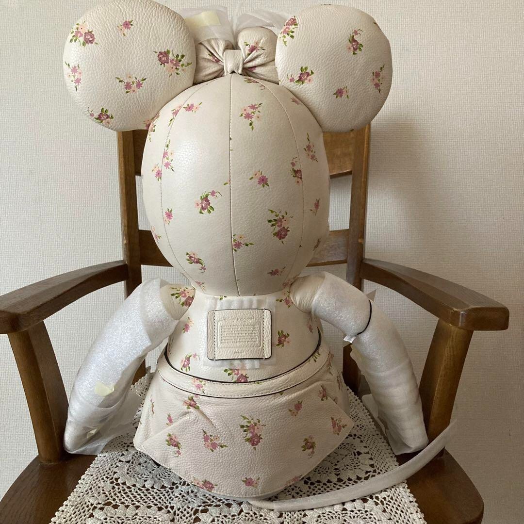 Coach X Disney ミニーマウス ドール レザー 花柄 限定品 新品 COACH - Coach X Disney ミニーマウス ドール レザー 花柄 限定