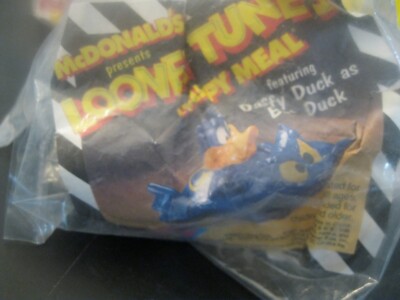 Super Looney Tunes  ''Daffy Duck as Bat Duck Under-3''  NIP McDonald's 1991