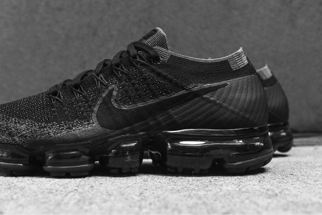 Men 10.0US Nike Air Vapormax Flyknit Triple.Black Sneaker Original Collection Sp — product photo 3 of 14