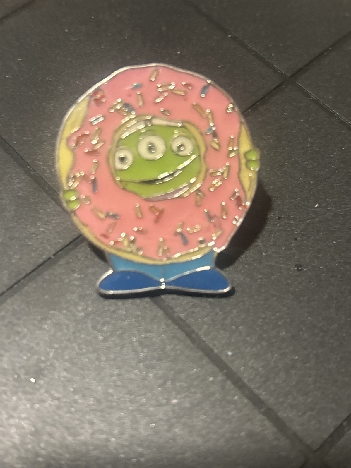 Disney Pixar Toy Story Alien With Pink Donut Pin (F) EUC FREE SHIPPING!!!