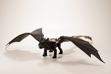 How to Train Your Dragon Toothless 9  Night Fury Lunge Attack 2014 DWA LLC 66574