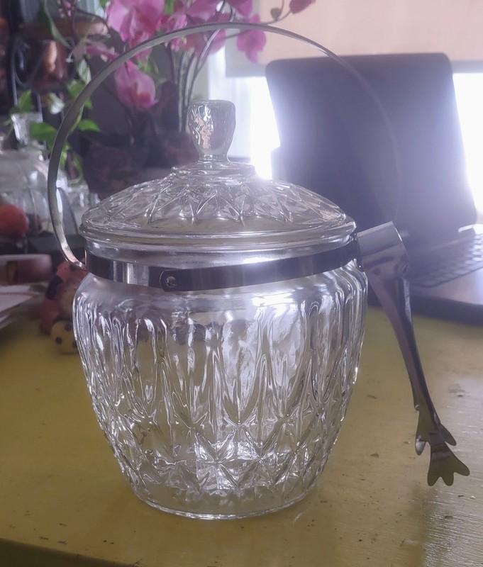 Vintage Clear Glass Ice Bucket With Lid/Tongs VG Pre-owned Condition 