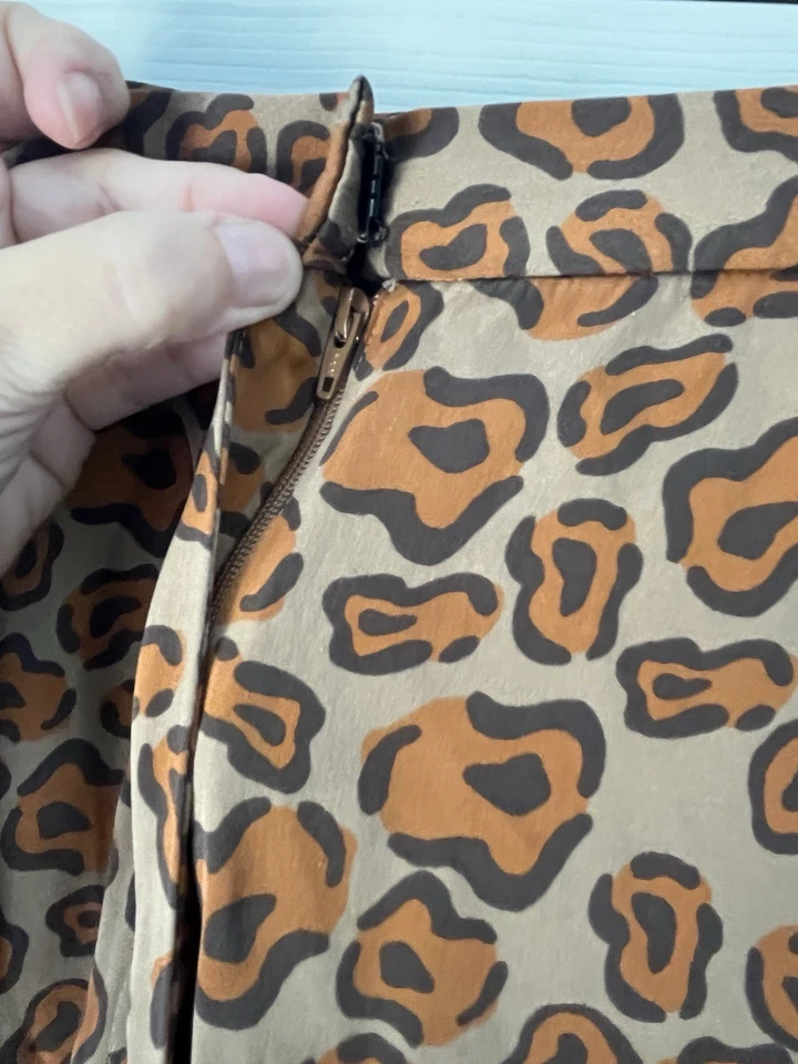 Falda Tucker Estampado Leopardo Mezcla Seda con Bolsillos Cintura Alta Talla Pequeña Sin Forro Foto 2 de 4