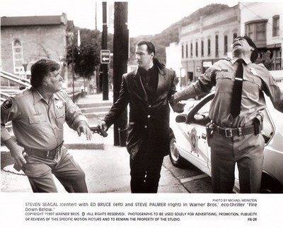 FIRE DOWN BELOW-1997-S SEAGAL/E BRUCE/S PALMER-8X10 NM