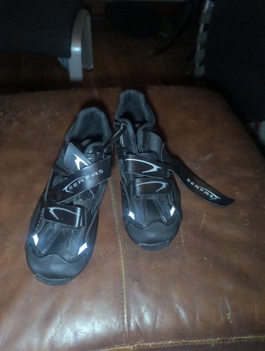 Serfas Women's Cycling Shoes 8.5 black saddleback - 第 1/2 張圖片