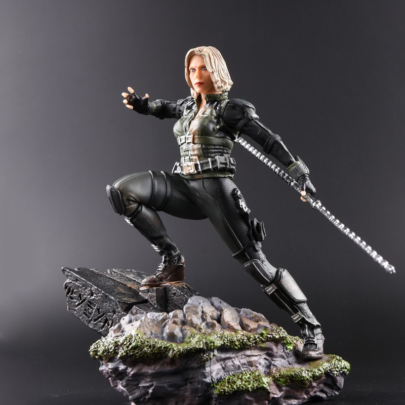 Statuette de collection Black Widow 18cm aux finitions peintes à la main