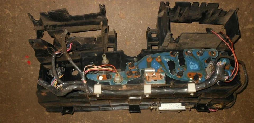 Conjunto de velocímetro Plymouth Fury 1975 Foto 3 de 3