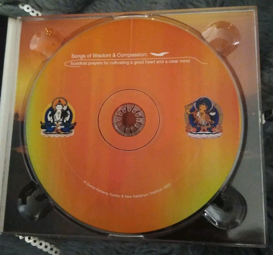 SONGS OF WISDOM & COMPASSION (Buddhist Prayers For A Good Heart) 12 track CD Foto 3 de 4