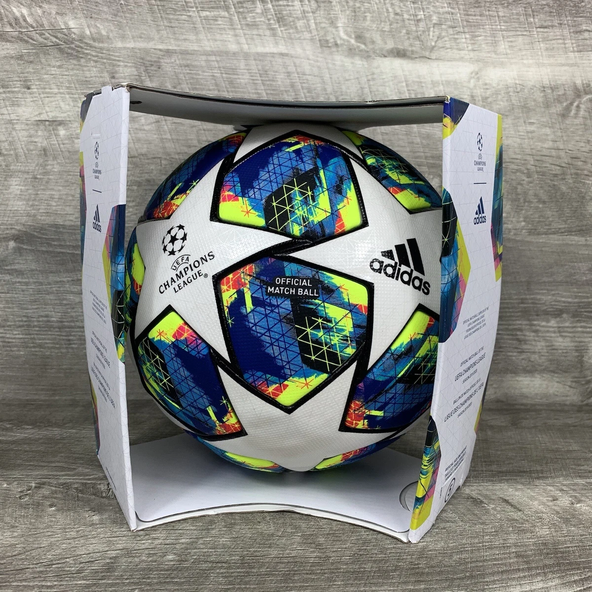 Official adidas Champions League Ball 2018 19