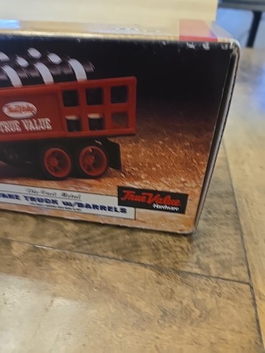 Ertl True Value Hardware 1925 Kenworth Stake Truck w/ Barrels Die Cast Bank- NIB - Picture 10 of 10