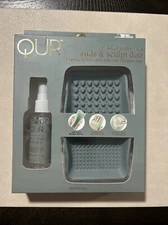 Qur Makeup Essentials Brush Cleaner And Silicone Cleaner Mat