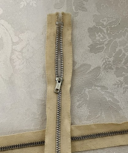 Vintage 51” Beige / Ecru Metal ZIPPER • Closed Top & Bottom • Tiger Brand - Picture 2 of 3