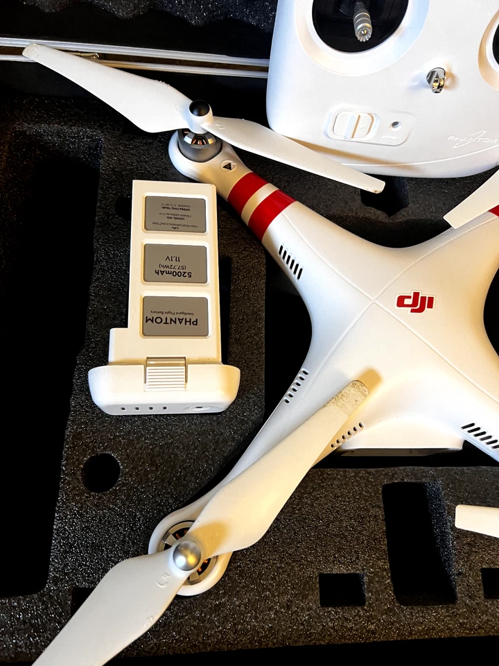 DJI  Phantom 2 Drone w/ Camera, iPhone 6, Hard Case, and Extras - Image 4 of 4