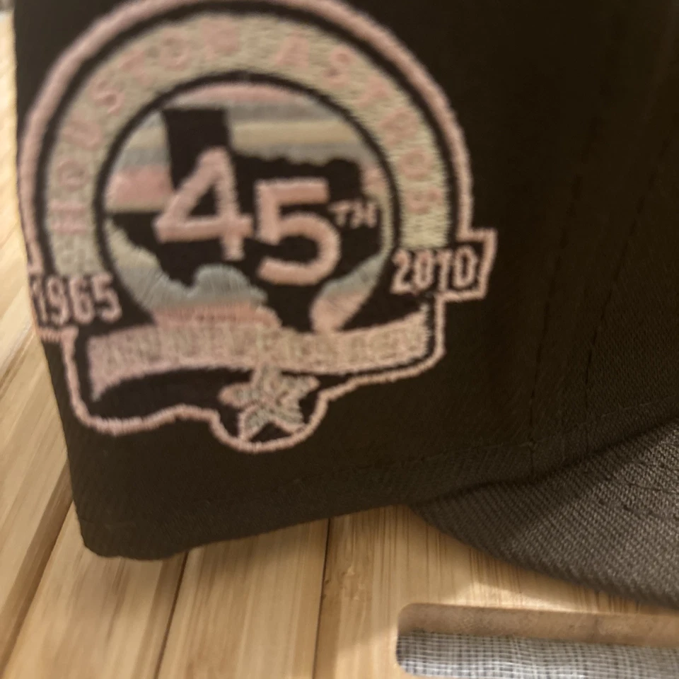 Exclusivo sombrero ajustado parche 45 UV rosa moca de los Houston Astros Travis Scott 73/8 Foto 2 de 4