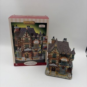 Lemax 35061 Caddington Village – Beleuchtetes Gebäude „Over The Top Sweater Shop“ Für Weihnachtsdörfer, Deko-Objekt