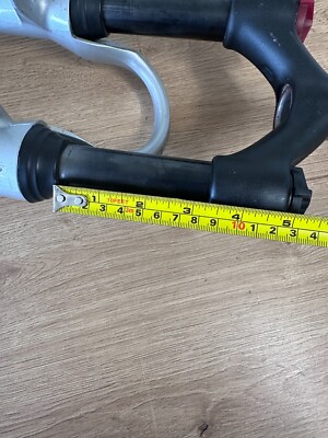 Des pièces de vélo ROCK SHOX contrefaites
