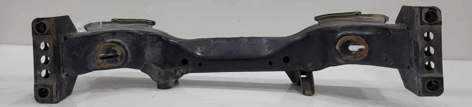 Subchasis travesaño delantero Nissan 350Z 2003-2008 OEM 54401EV00A Foto 3 de 4