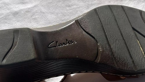Clarks Women’s Brown Wendy Land Leather Sandals Shoes 6.5M Strappy - Picture 4 of 9