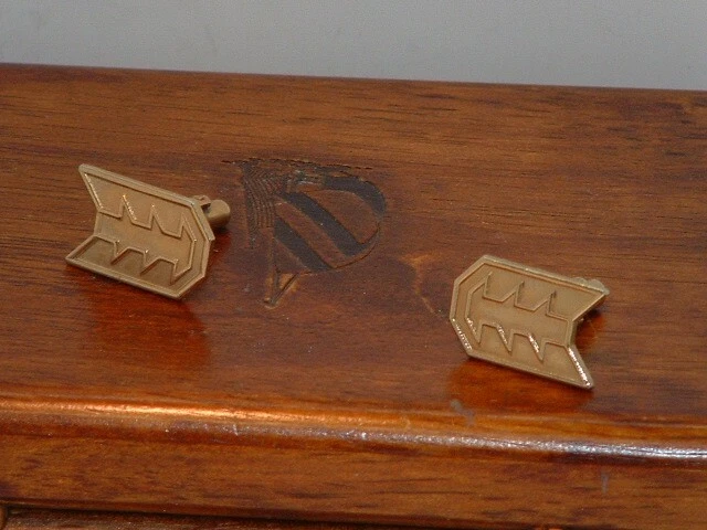 Gemelos flecha tono dorado Speidel usados para hombre Foto 2 de 4