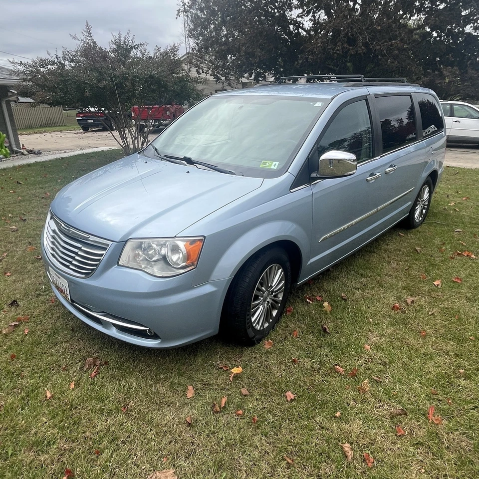 Chrysler Town & Country Touring L 2013 Foto 4 de 4