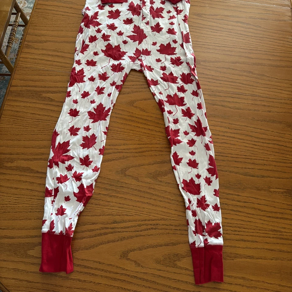 Juego de pijama Hatley Little Blue House Canadá hoja de arce adulto talla L una pieza Foto 2 de 4
