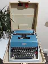 VINTAGE  UNDERWOOD No21   TYPEWRITER C/ W HARD SHELL CARRY CASE