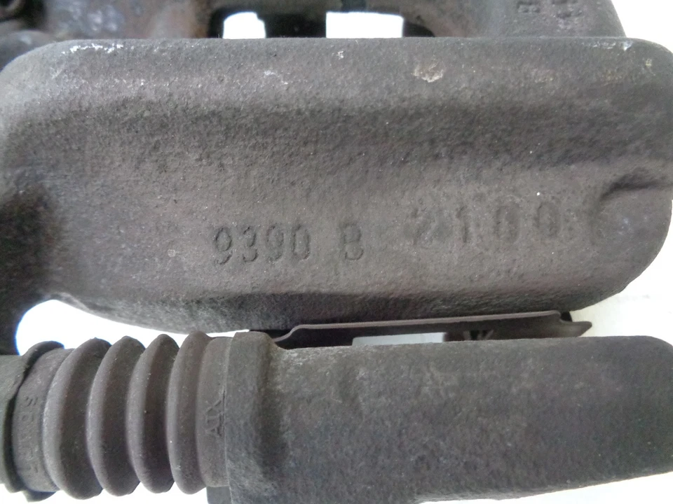 Pinza de freno trasera derecha del lado del pasajero BMW 535i 2011-2013 OEM AK251117 Foto 4 de 4