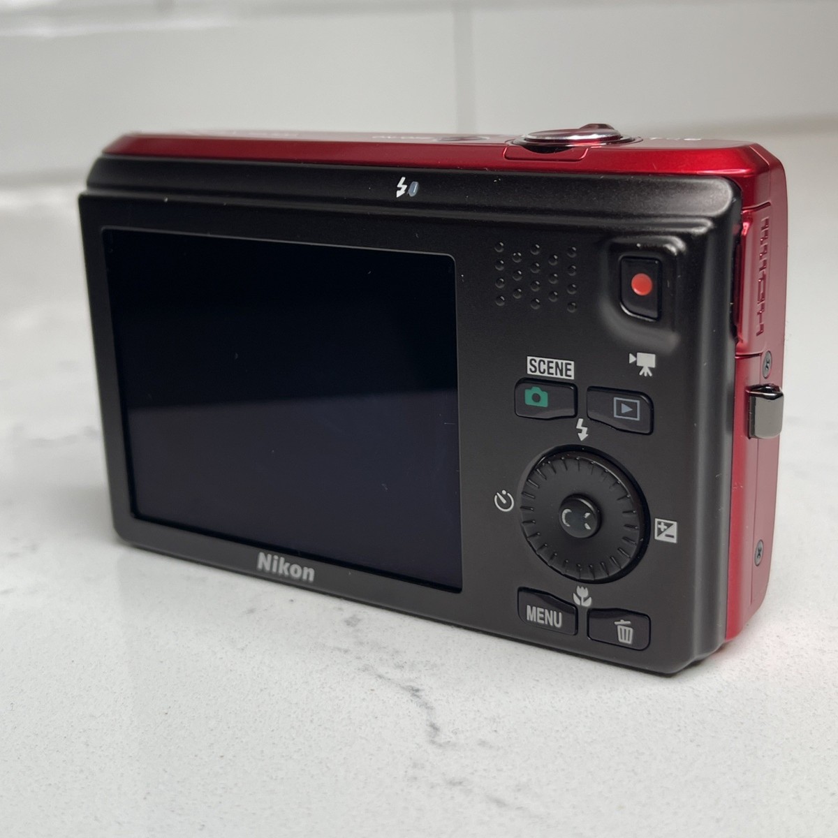 Nikon COOLPIX S6300 レッド 本体とバッテリー Nikon Coolpix S6300 RED 16MP 10X Digital Camera Bundle Fully