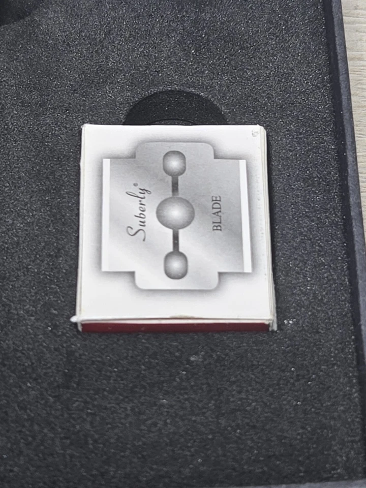 Zizzon Callus Remover Set With Replacement Blades Full Size Silver Black - Image 3 of 4