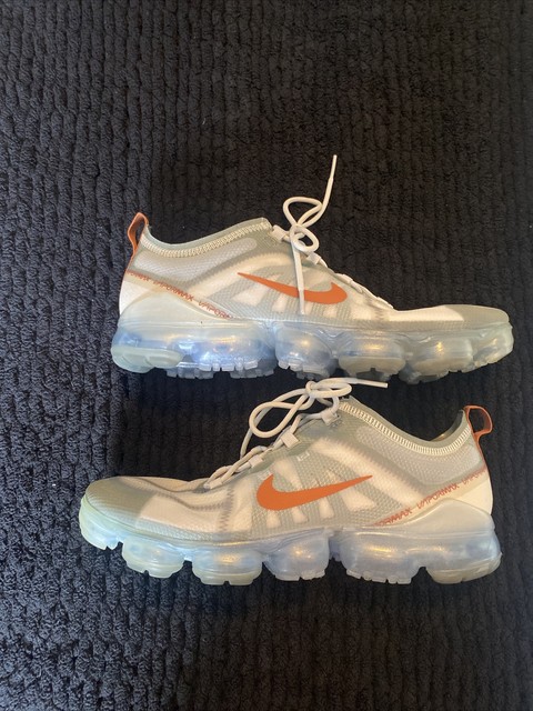 vapormax light olive