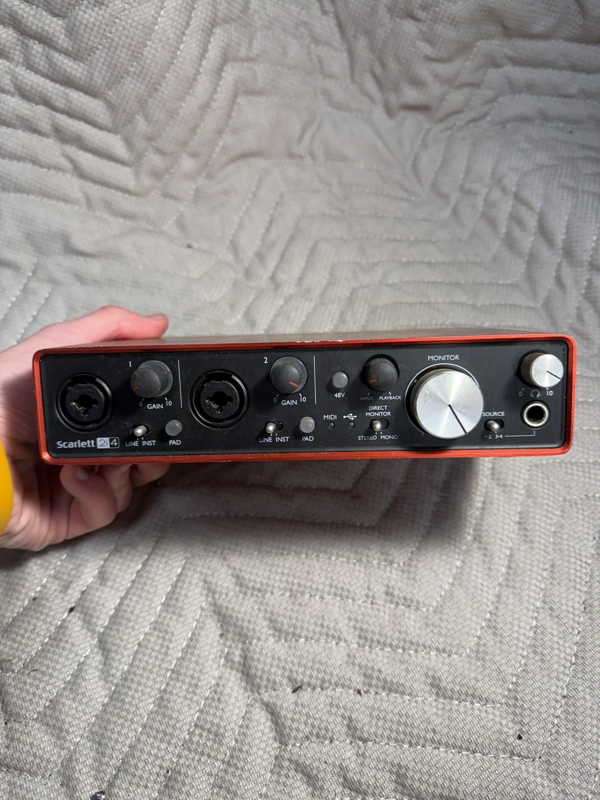 Focusrite Scarlett 2i4 2nd Gen 2 Channels USB Audio Interface