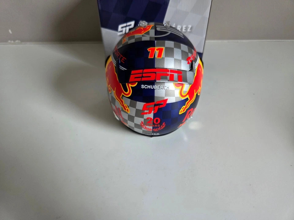 Casco Schuberth 1/2 Red Bull Racing - S. Perez - Silverstone 2024, 20 anni - Immagine 4 di 4