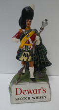 VINTAGE DEWARS SCOTCH WHISKEY SCOTTISH BAND LEADER STATUE ADVERTISING BAR SIGN