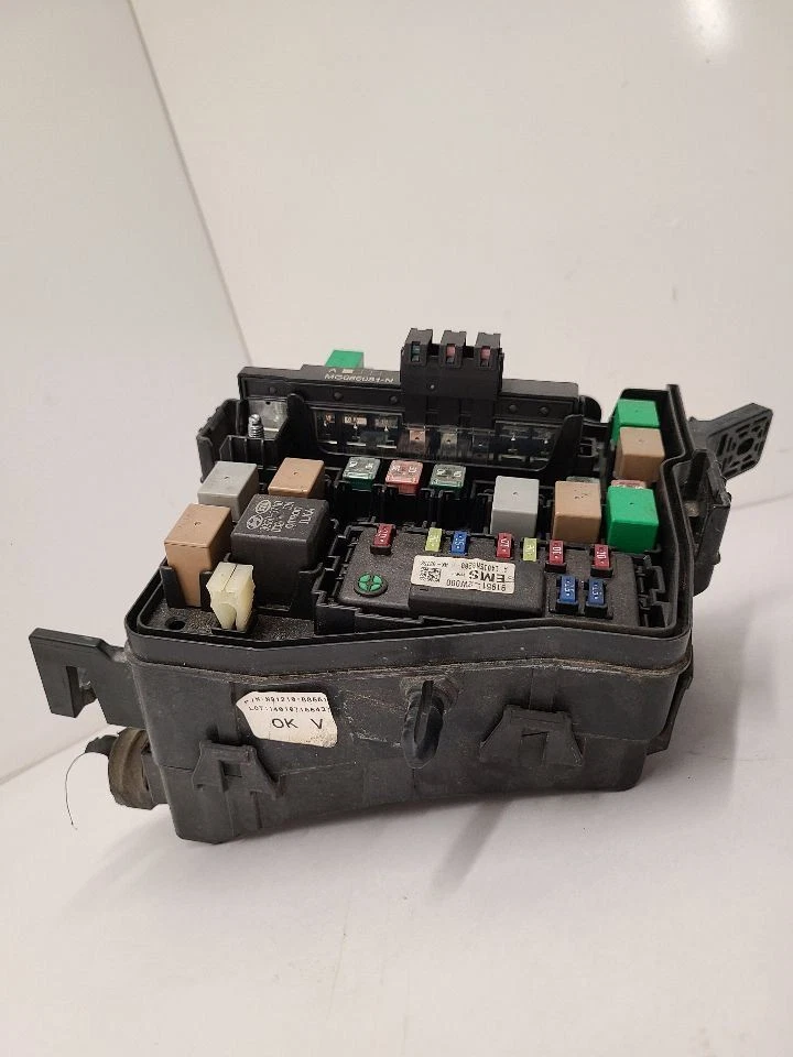 13-16 SANTA FE Fuse Box Engine Compartment US Market LWB 919512W000 Foto 2 de 4
