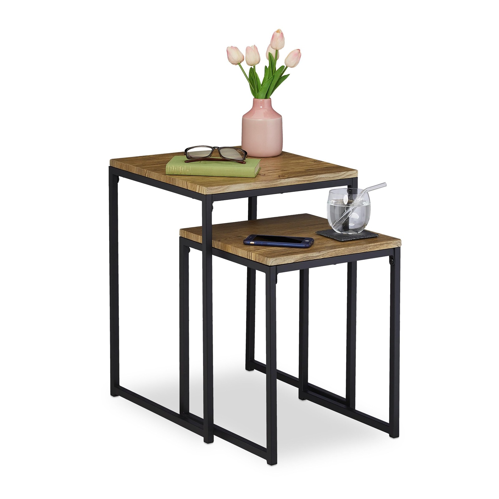 Table d’appoint industrielle gigogne pour un salon modulable et des apéritifs réussis