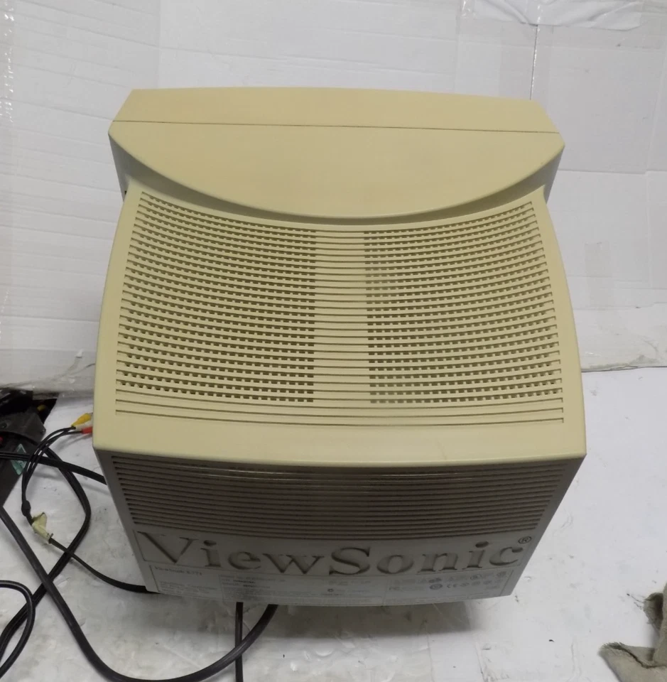 Viewsonic 17" E771 1280x1024 VGA CRT Computer Monitor - Image 2 of 4