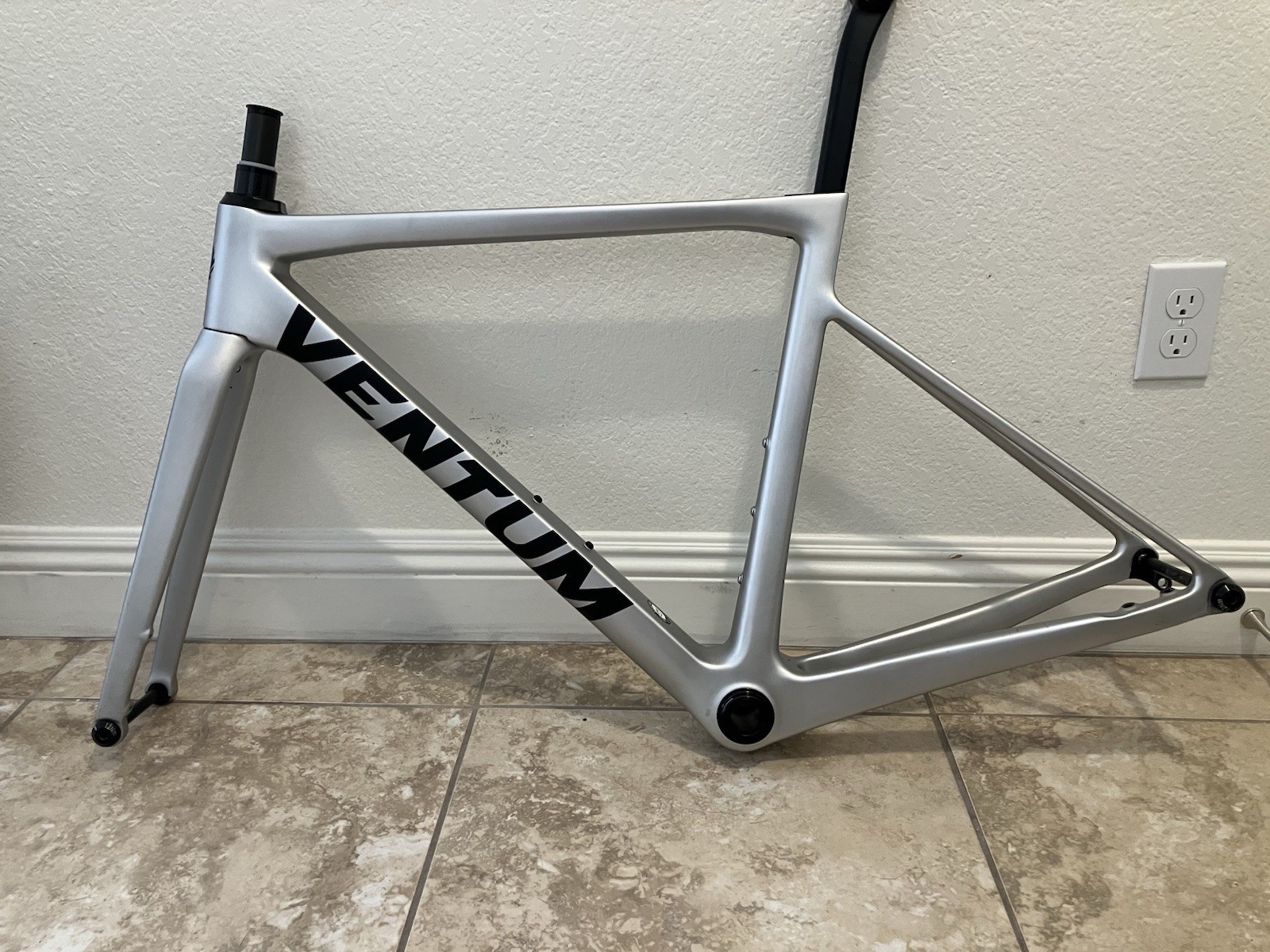 Ventum NS1 Carbon Fiber Frameset. 52cm