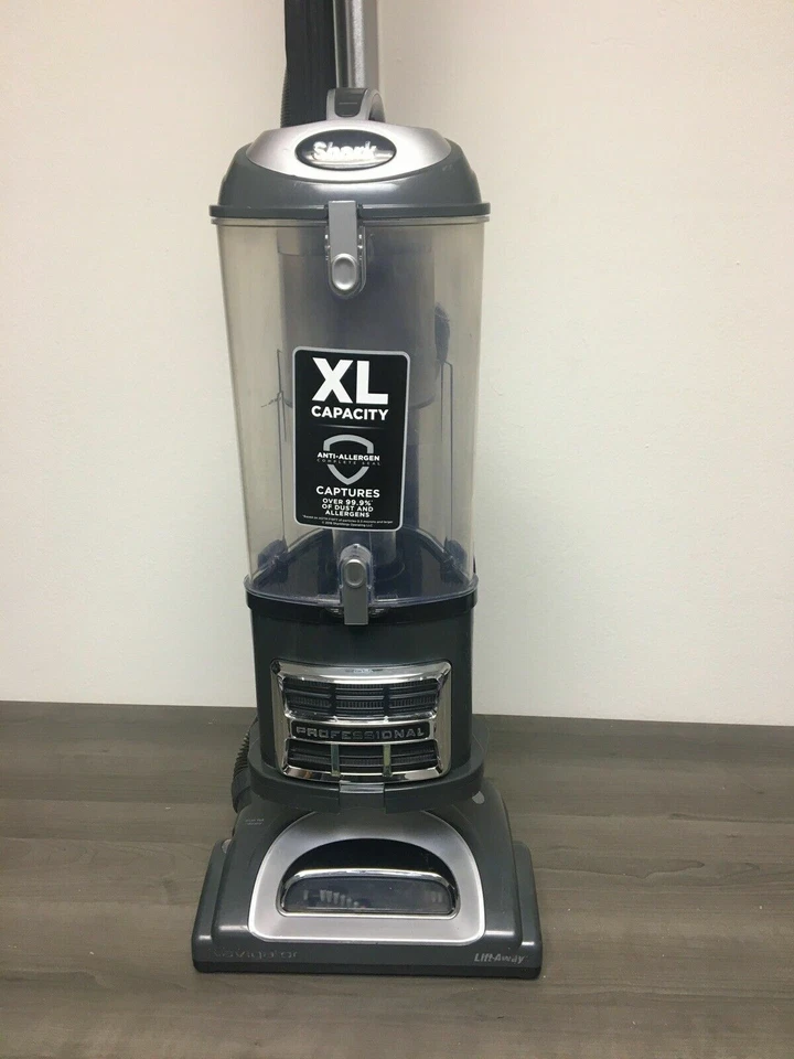 Shark UV550 Lift-Away XL Upright Corder Professional Heavy Vacuum Cleaner - Image 3 of 4