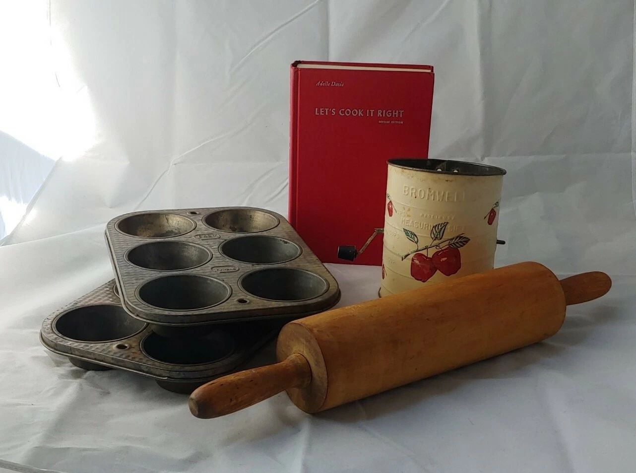 Vintage BROMWELL FLOUR SIFTER APPLE + 2 Tins + Rolling Pin + CookBook *PROPS*
