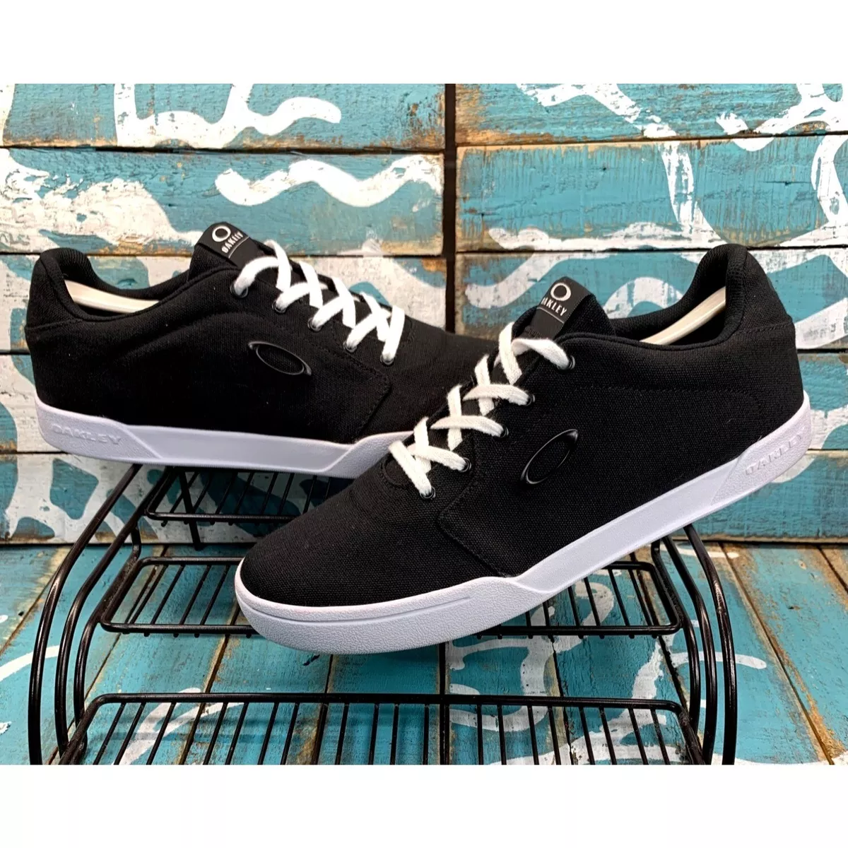 Oakley canvas flyer sale