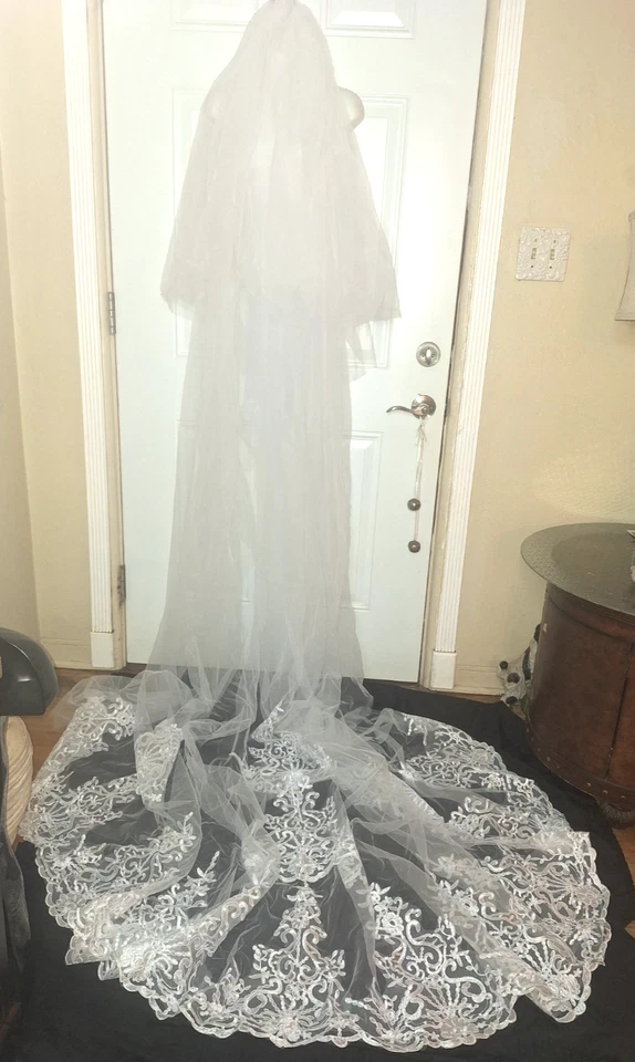 Velo de novia de boda de encaje blanco de 2 niveles con peine de metal para mujer Foto 2 de 4