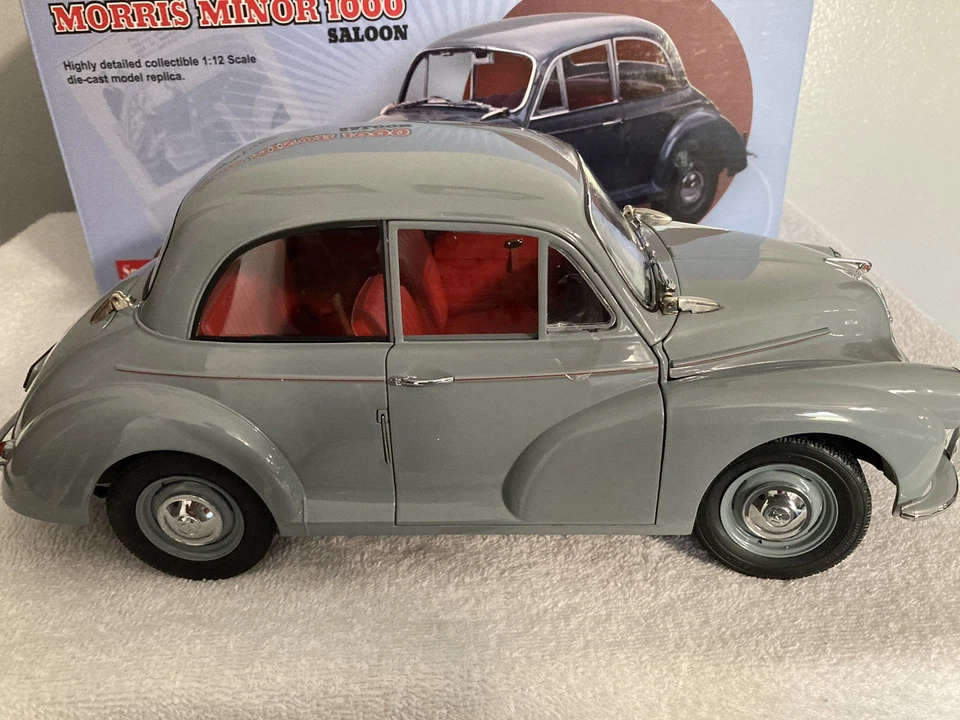 Sun Star 1956 Morris Minor 1/12 diecast car - Image 2 of 4