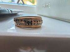 Old wedding ring 9ct gold ring 28 small diamonds, size 11
