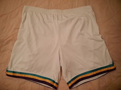 Vintage Mens NBA ADIDAS New Orleans Hornets Game USED WORN Shorts SZ 46 WHITE - Picture 7 of 10