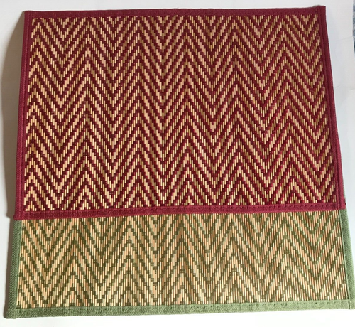 BAMBOO STYLED PLACEMAT SET OF 4 RED & 4 GREEN 8 TOTAL ~ 12" x 18" - Picture 3 of 9