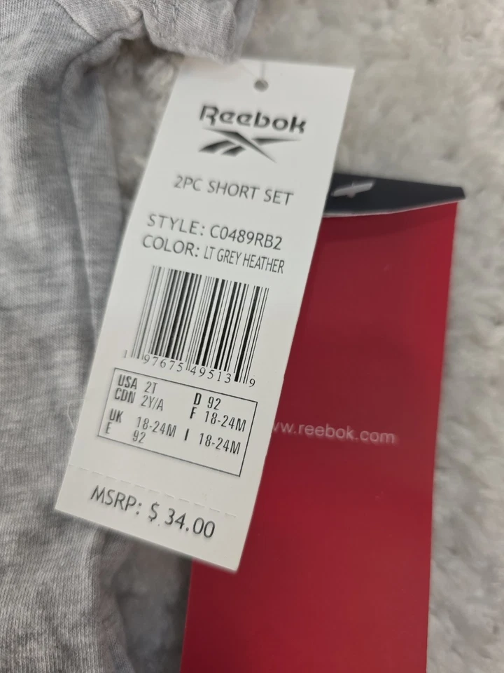 Conjunto de 2 piezas Reebok para niños pequeños talla 2T Foto 4 de 4
