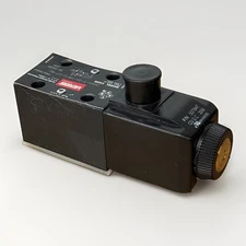 Vickers DG4V-3-2A-VM-U-G7-60 Hydraulic Valve 12VDC 507847 thumbnail 4