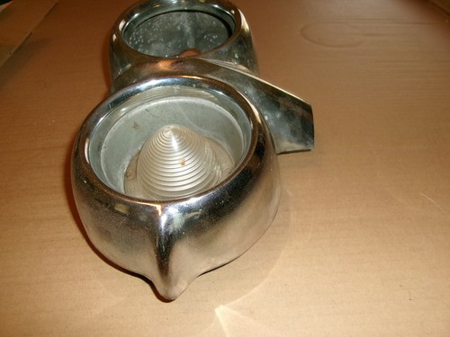 1958 CHEVROLET Parking Lamp / Directional Signal Housing Assembly - 第 4/8 張圖片