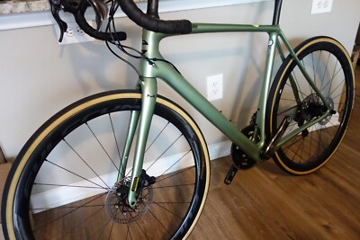 2020 Cannondale 56cm Synapse Carbon Hi-MOD Disc Campagnolo Record